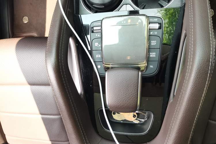 Used Mercedes-Benz GLE 2022 GLE 350 4MATIC Stylish Model Gear Lever