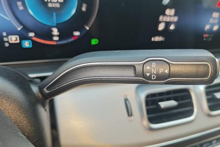 Used Mercedes-Benz GLE 2022 Refreshed GLE 350 4MATIC Dynamic Edition Gear Lever