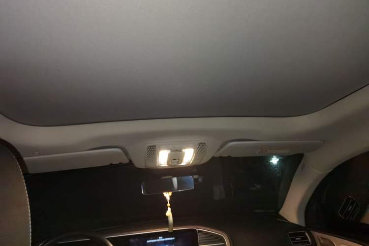 Used Mercedes-Benz GLE 2022 Refreshed GLE 350 4MATIC Luxury Edition Headliner