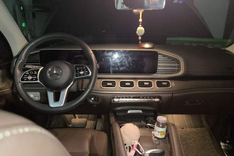 Used Mercedes-Benz GLE 2022 GLE 450 4MATIC Luxury Model Headliner