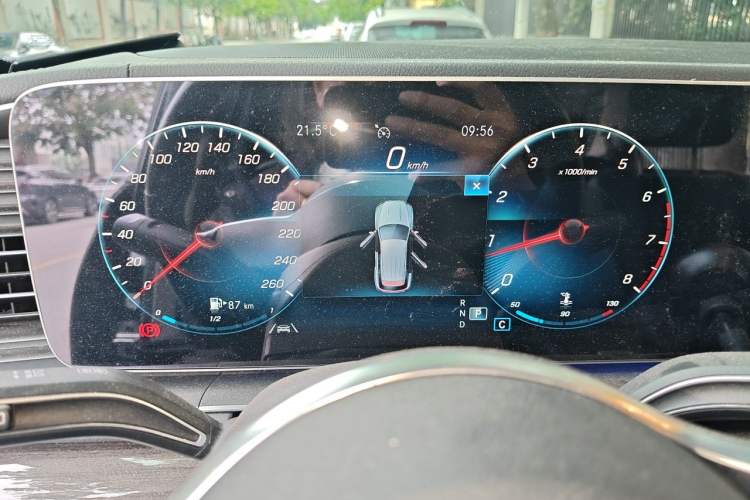 Used Mercedes-Benz GLE 2022 Facelifted GLE 350 4MATIC Fashion Edition Instrument Cluster