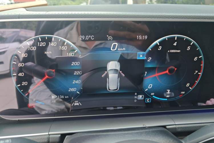 Used Mercedes-Benz GLE 2022 GLE 350 4MATIC Stylish Model Instrument Cluster