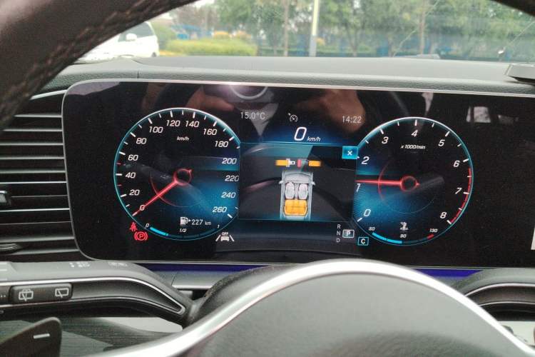Used Mercedes-Benz GLE 2022 Facelifted GLE 350 4MATIC Fashion Edition Instrument Cluster