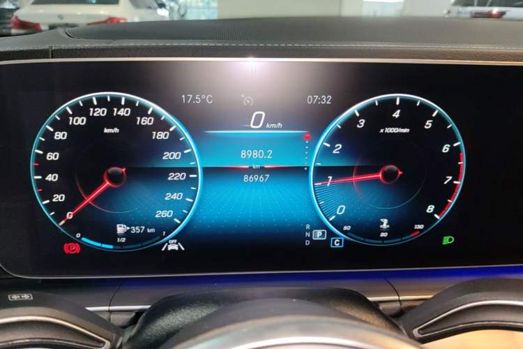 Used Mercedes-Benz GLE 2022 Refreshed GLE 350 4MATIC Dynamic Edition Instrument Cluster