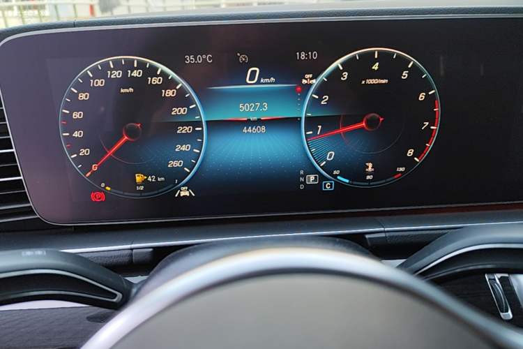 Used Mercedes-Benz GLE 2022 Facelifted GLE 350 4MATIC Fashion Edition Instrument Cluster