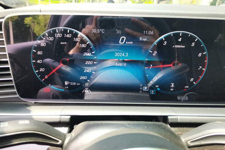 Used Mercedes-Benz GLE 2022 GLE 350 4MATIC Stylish Model Instrument Cluster