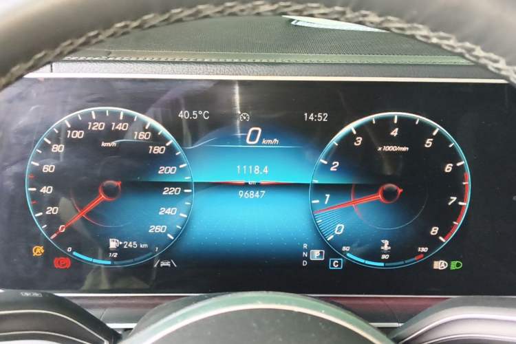 Used Mercedes-Benz GLE 2022 GLE 350 4MATIC Stylish Model Instrument Cluster