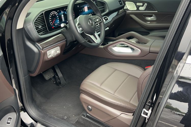 Used Mercedes-Benz GLE 2022 GLE 350 4MATIC Stylish Model Interior 1