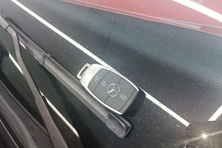Used Mercedes-Benz GLE 2022 GLE 350 4MATIC Stylish Model Interior 1