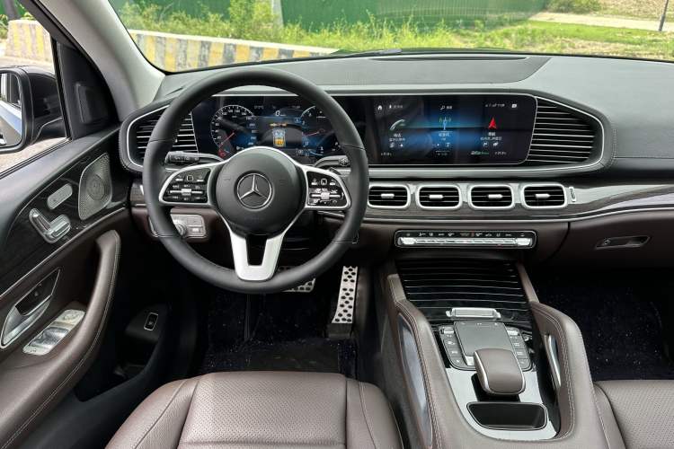 Used Mercedes-Benz GLE 2022 GLE 350 4MATIC Stylish Model Interior 1