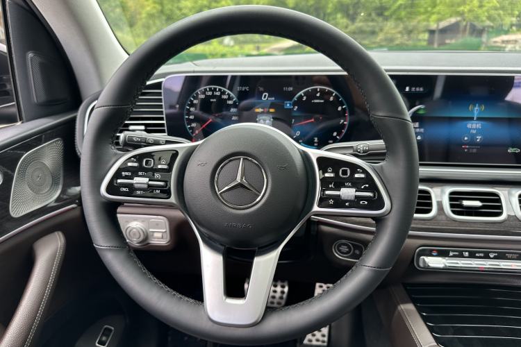 Used Mercedes-Benz GLE 2022 GLE 350 4MATIC Stylish Model Interior 11