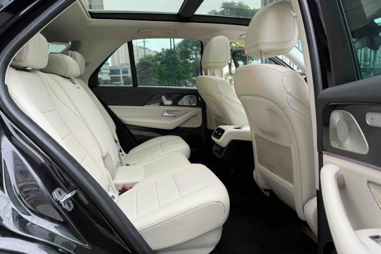 Used Mercedes-Benz GLE 2022 GLE 350 4MATIC Stylish Model Interior 12