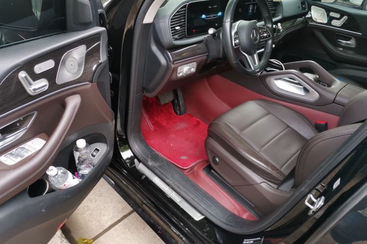 Used Mercedes-Benz GLE 2022 GLE 350 4MATIC Stylish Model Interior 3