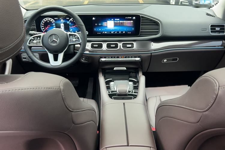 Used Mercedes-Benz GLE 2022 GLE 350 4MATIC Stylish Model Interior 3