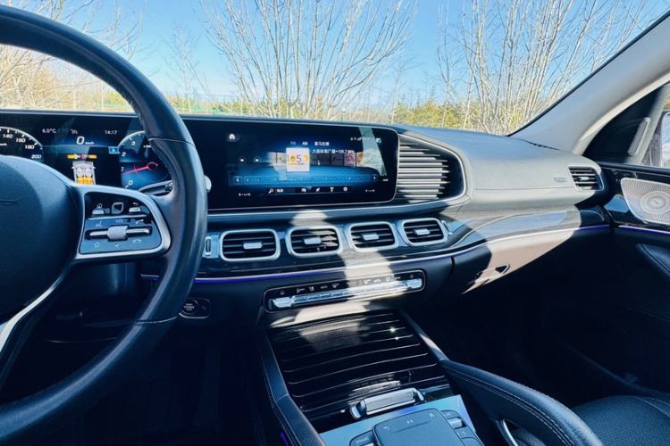 Used Mercedes-Benz GLE 2022 GLE 350 4MATIC Dynamic Edition Interior 3