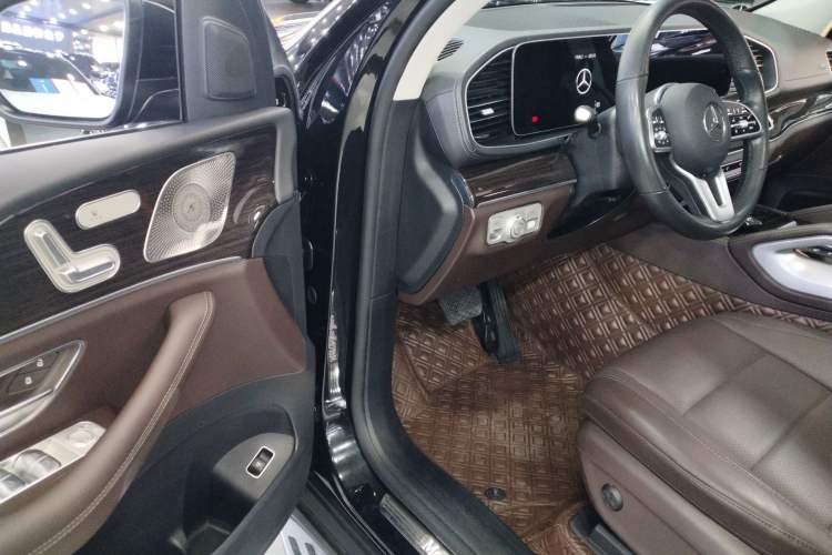 Used Mercedes-Benz GLE 2022 GLE 350 4MATIC Dynamic Edition Interior 3