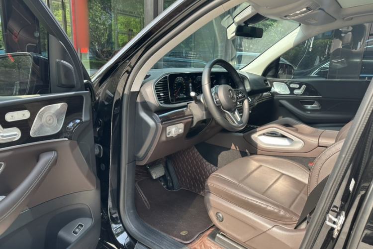 Used Mercedes-Benz GLE 2022 Facelifted GLE 350 4MATIC Fashion Edition Interior 4