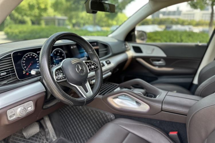 Used Mercedes-Benz GLE 2022 Refreshed GLE 350 4MATIC Dynamic Edition Interior 4