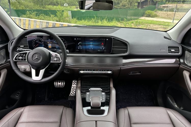 Used Mercedes-Benz GLE 2022 GLE 350 4MATIC Stylish Model Interior 4
