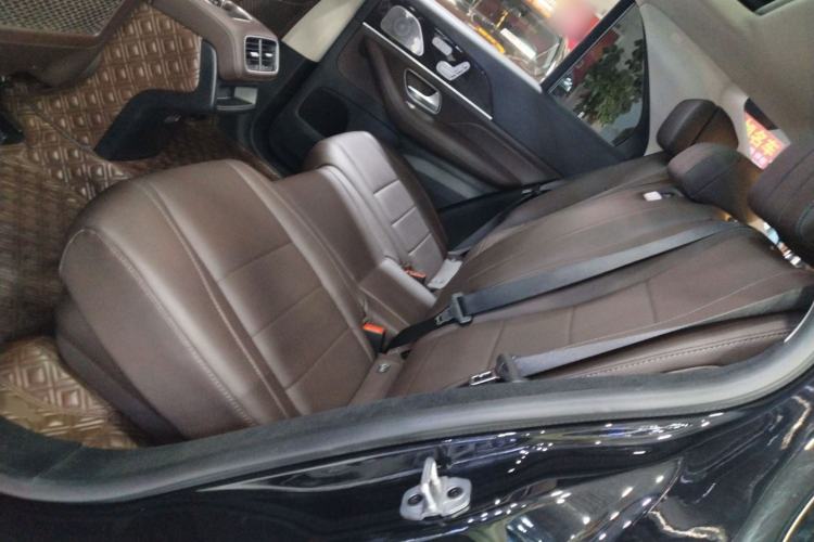 Used Mercedes-Benz GLE 2022 GLE 350 4MATIC Dynamic Edition Interior 4