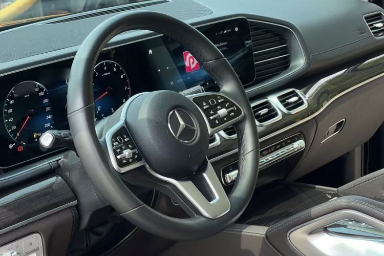 Used Mercedes-Benz GLE 2022 GLE 350 4MATIC Stylish Model Interior 5