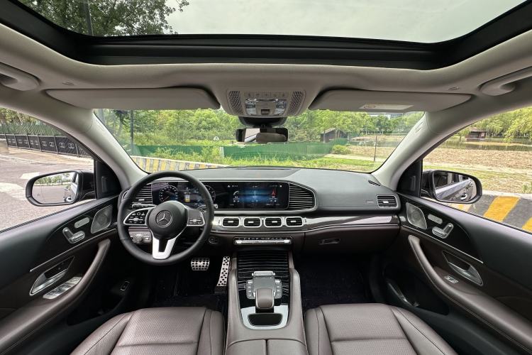 Used Mercedes-Benz GLE 2022 GLE 350 4MATIC Stylish Model Interior 6