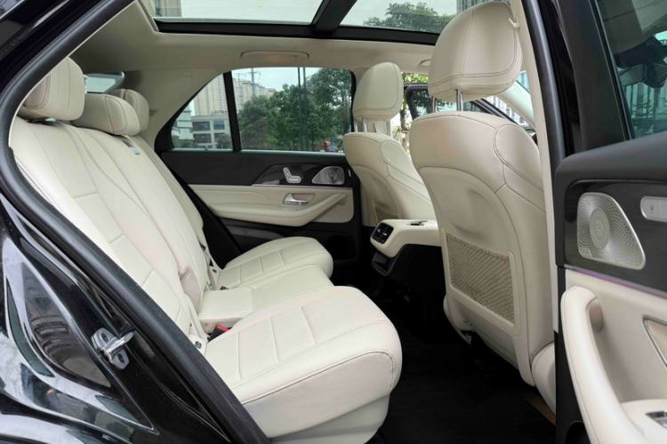 Used Mercedes-Benz GLE 2022 GLE 350 4MATIC Stylish Model Interior 7