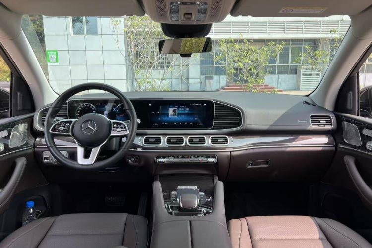 Used Mercedes-Benz GLE 2022 GLE 350 4MATIC Stylish Model Interior 8