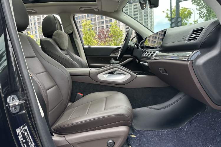 Used Mercedes-Benz GLE 2022 GLE 350 4MATIC Stylish Model Interior 8