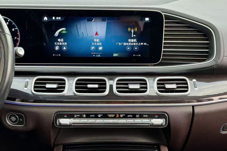 Used Mercedes-Benz GLE 2022 Facelifted GLE 350 4MATIC Fashion Edition Interior 9