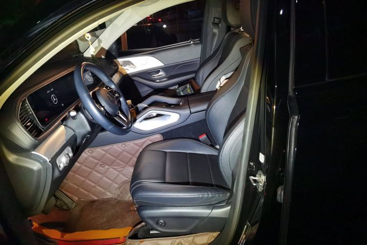 Used Mercedes-Benz GLE 2022 Refreshed GLE 350 4MATIC Luxury Edition Left Front Seat