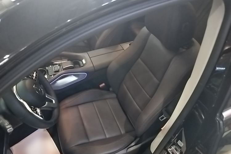 Used Mercedes-Benz GLE 2022 Facelifted GLE 350 4MATIC Fashion Edition Left Front Seat