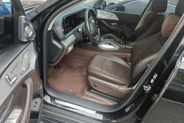 Used Mercedes-Benz GLE 2022 Refreshed GLE 450 4MATIC Stylish Edition Left Front Seat