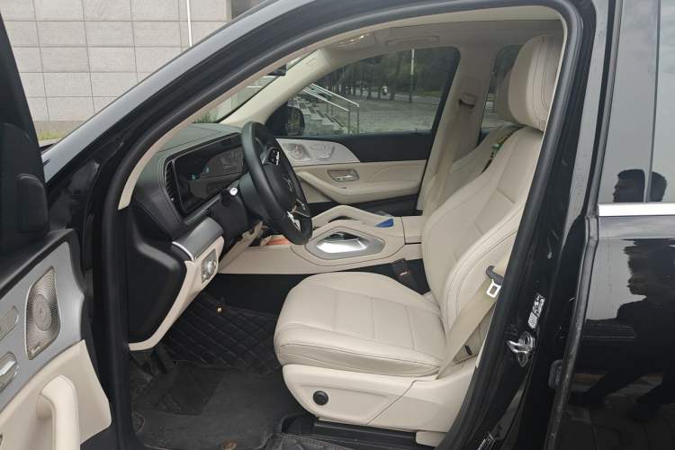 Used Mercedes-Benz GLE 2022 Refreshed GLE 450 4MATIC Stylish Edition Left Front Seat