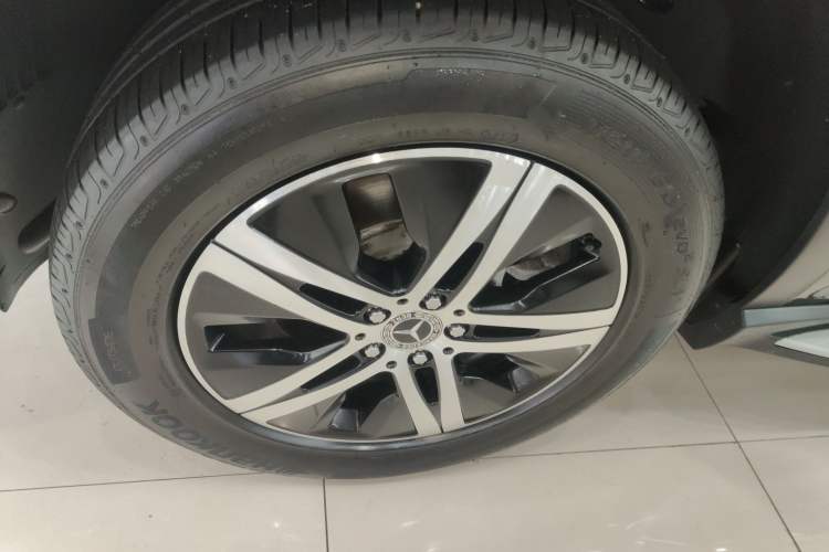 Used Mercedes-Benz GLE 2022 Refreshed GLE 350 4MATIC Dynamic Edition Left Front Wheel Hub
