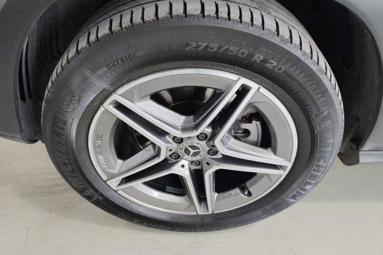 Used Mercedes-Benz GLE 2022 Refreshed GLE 350 4MATIC Dynamic Edition Left Front Wheel Hub