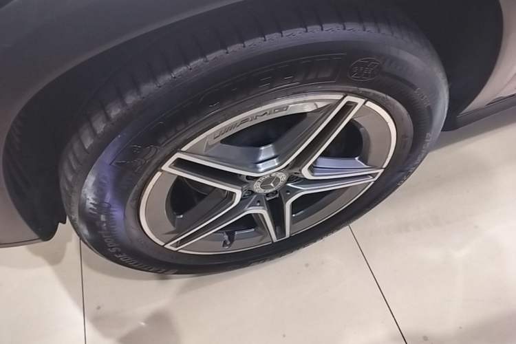 Used Mercedes-Benz GLE 2022 Facelifted GLE 350 4MATIC Fashion Edition Left Front Wheel Hub