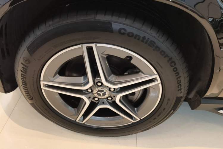 Used Mercedes-Benz GLE 2022 GLE 450 4MATIC AMG Line Left Front Wheel Hub