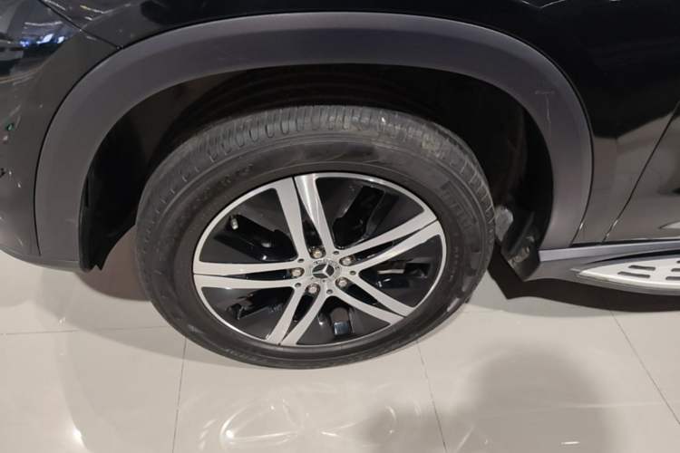 Used Mercedes-Benz GLE 2022 Refreshed GLE 350 4MATIC Dynamic Edition Left Front Wheel Hub