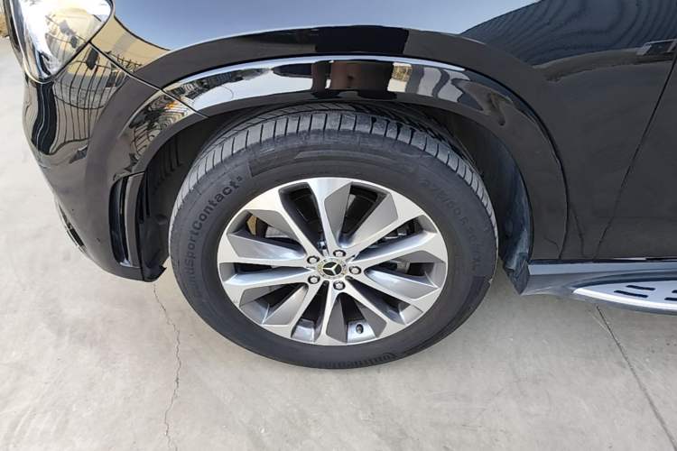 Used Mercedes-Benz GLE 2022 Facelifted GLE 350 4MATIC Fashion Edition Left Front Wheel Hub