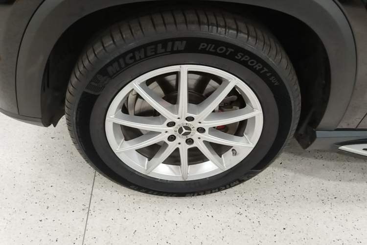 Used Mercedes-Benz GLE 2022 GLE 350 4MATIC Dynamic Edition Left Front Wheel Hub