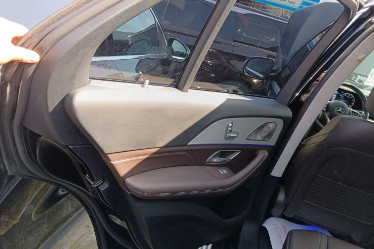 Used Mercedes-Benz GLE 2022 GLE 450 4MATIC Stylish Model Left Rear Door Interior