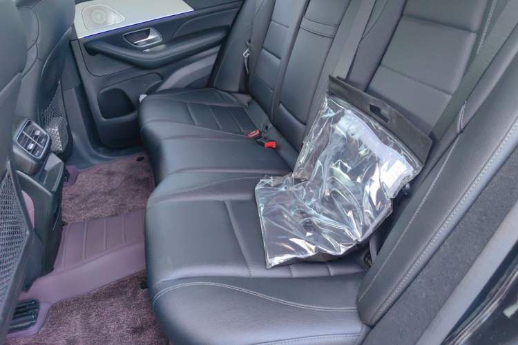 Used Mercedes-Benz GLE 2022 Restyled GLE 350 4MATIC Coupe SUV Fashion Version Left Rear Seat