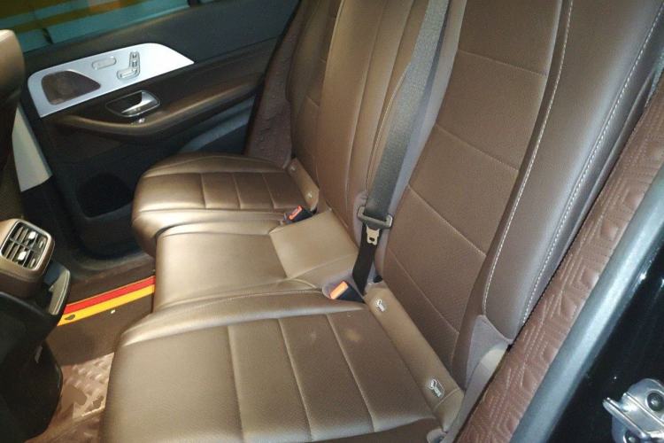 Used Mercedes-Benz GLE 2022 Refreshed GLE 450 4MATIC Stylish Edition Left Rear Seat