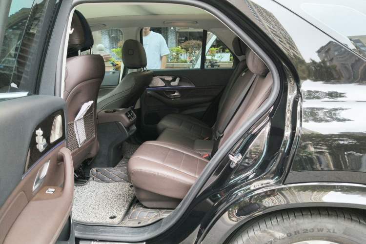 Used Mercedes-Benz GLE 2022 Facelifted GLE 350 4MATIC Fashion Edition Left Rear Seat