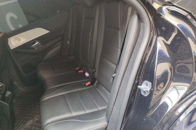 Used Mercedes-Benz GLE 2022 Refreshed GLE 350 4MATIC Coupe SUV Luxury Edition Left Rear Seat