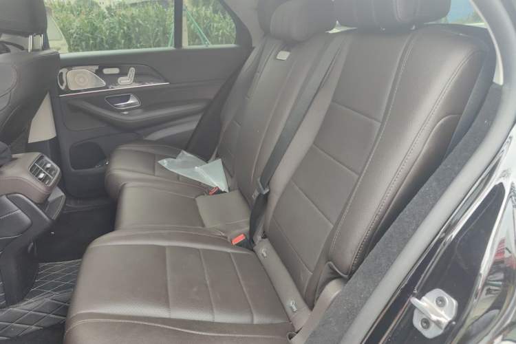Used Mercedes-Benz GLE 2022 Facelifted GLE 350 4MATIC Fashion Edition Left Rear Seat