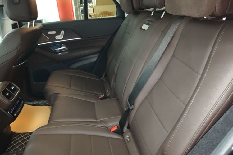 Used Mercedes-Benz GLE 2022 Refreshed GLE 450 4MATIC Luxury Edition Left Rear Seat