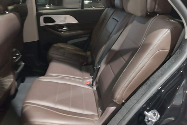 Used Mercedes-Benz GLE 2022 Refreshed GLE 350 4MATIC Dynamic Edition Left Rear Seat