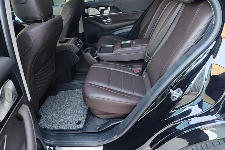 Used Mercedes-Benz GLE 2022 Facelifted GLE 350 4MATIC Fashion Edition Left Rear Seat